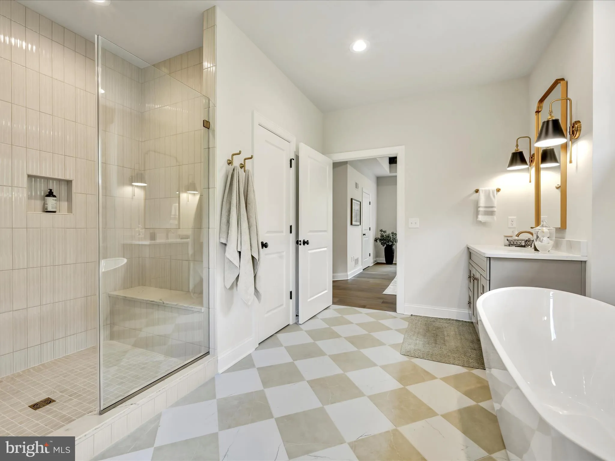 Quarryville, Pennsylvania 17566, United States, 4 Bedrooms Bedrooms, ,4 BathroomsBathrooms,Residential,Pending,110353