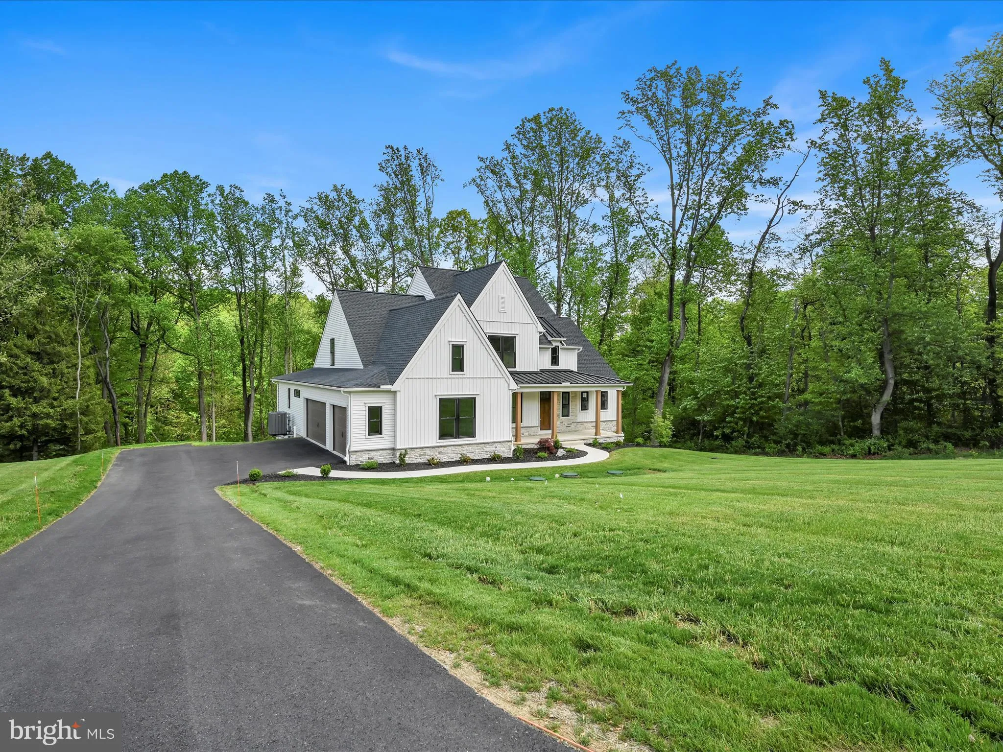 Quarryville, Pennsylvania 17566, United States, 4 Bedrooms Bedrooms, ,4 BathroomsBathrooms,Residential,Pending,110353