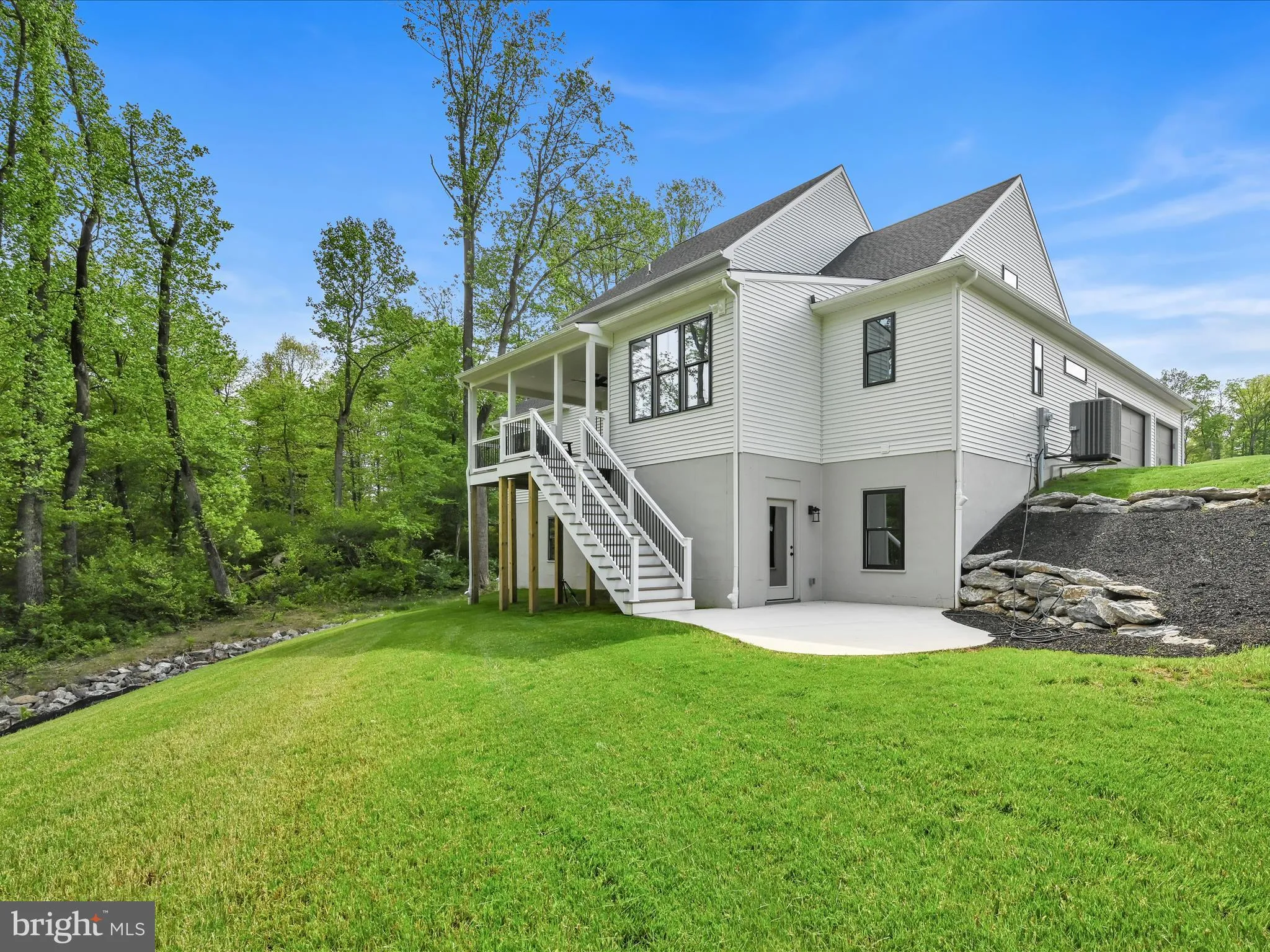 Quarryville, Pennsylvania 17566, United States, 4 Bedrooms Bedrooms, ,4 BathroomsBathrooms,Residential,Pending,110353