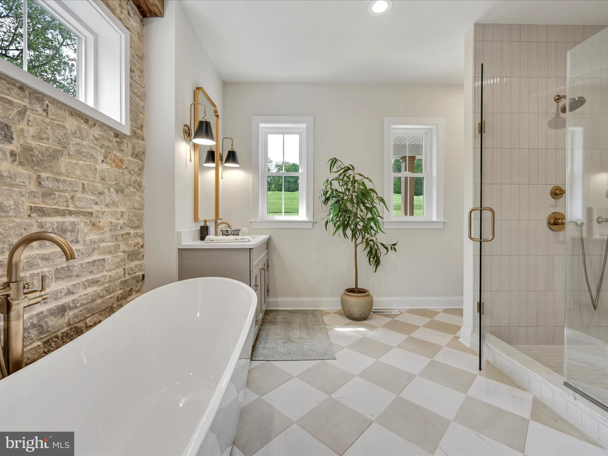 Quarryville, Pennsylvania 17566, United States, 4 Bedrooms Bedrooms, ,4 BathroomsBathrooms,Residential,Pending,110353