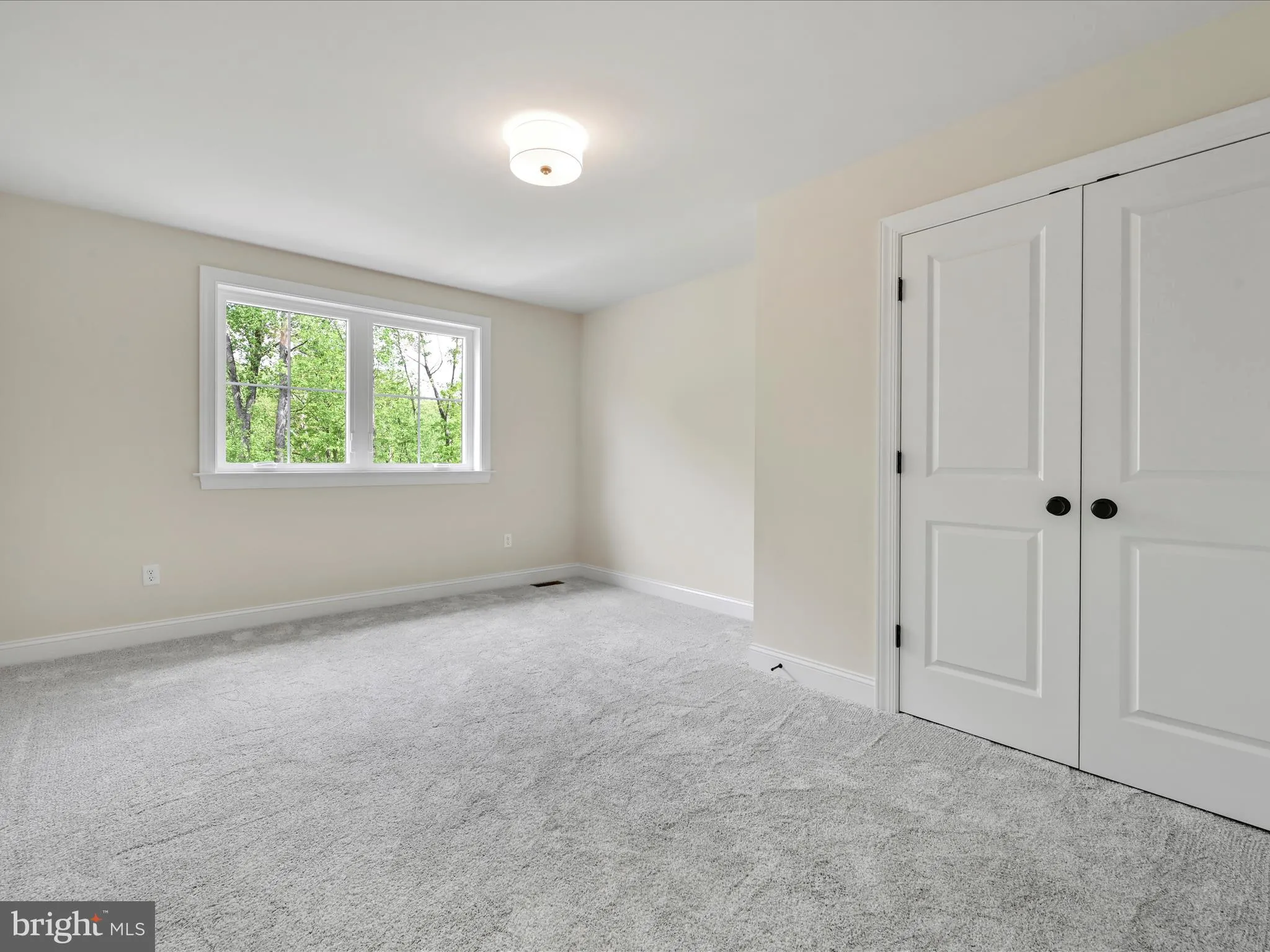 Quarryville, Pennsylvania 17566, United States, 4 Bedrooms Bedrooms, ,4 BathroomsBathrooms,Residential,Pending,110353