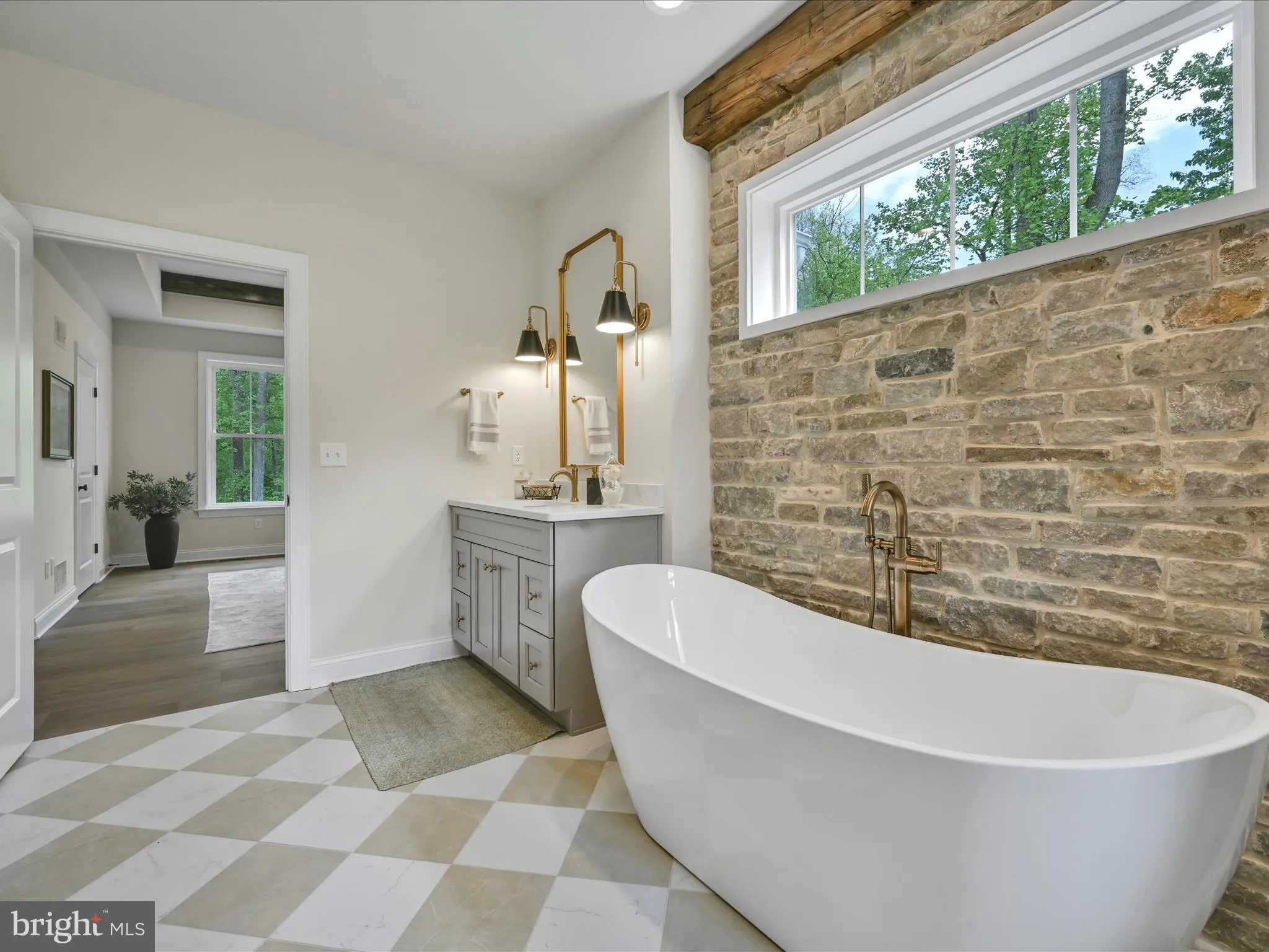 Quarryville, Pennsylvania 17566, United States, 4 Bedrooms Bedrooms, ,4 BathroomsBathrooms,Residential,Pending,110353