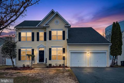 Photo of 3400 Telegraph Station Loop, DUMFRIES, VA 22026 (MLS # VAPW2114660)