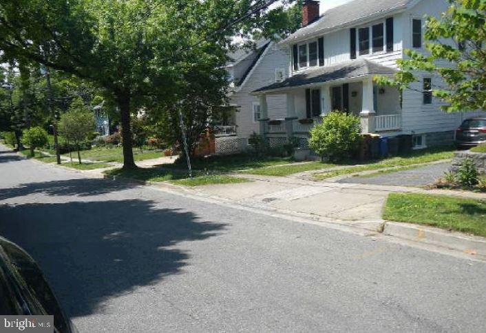 RIVERDALE - Residential