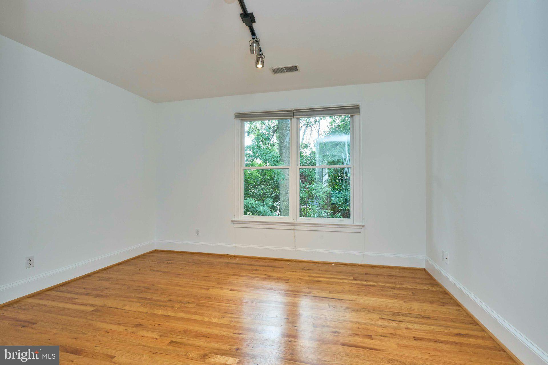 BALLSTON - Residential