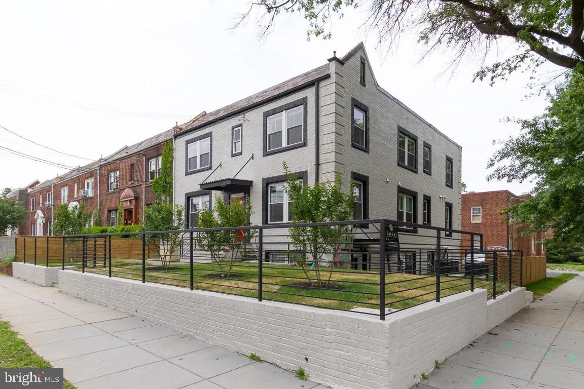 200 Hamilton Street NW Unit 1, Washington, DC 20011