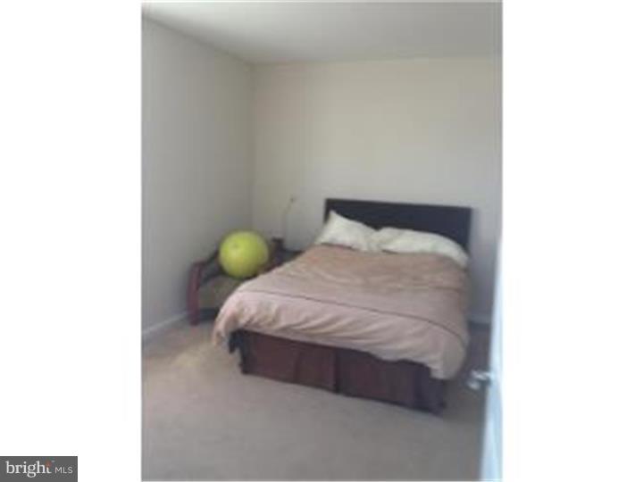WATERFRONT SQUARE - Residential Lease