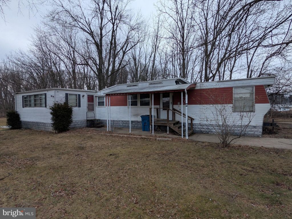 Photo of 105 North Street, YORK, PA 17403 (MLS # PAYK2098172)