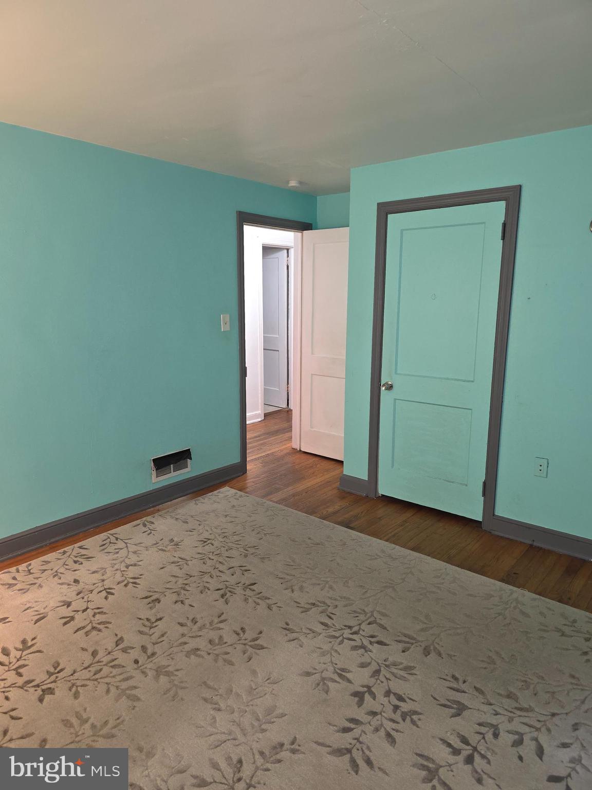 SILVERBROOK - Residential