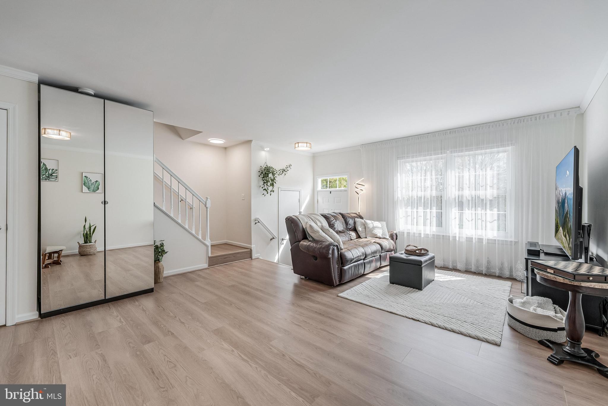 627 WARRENTON TERRACE NE