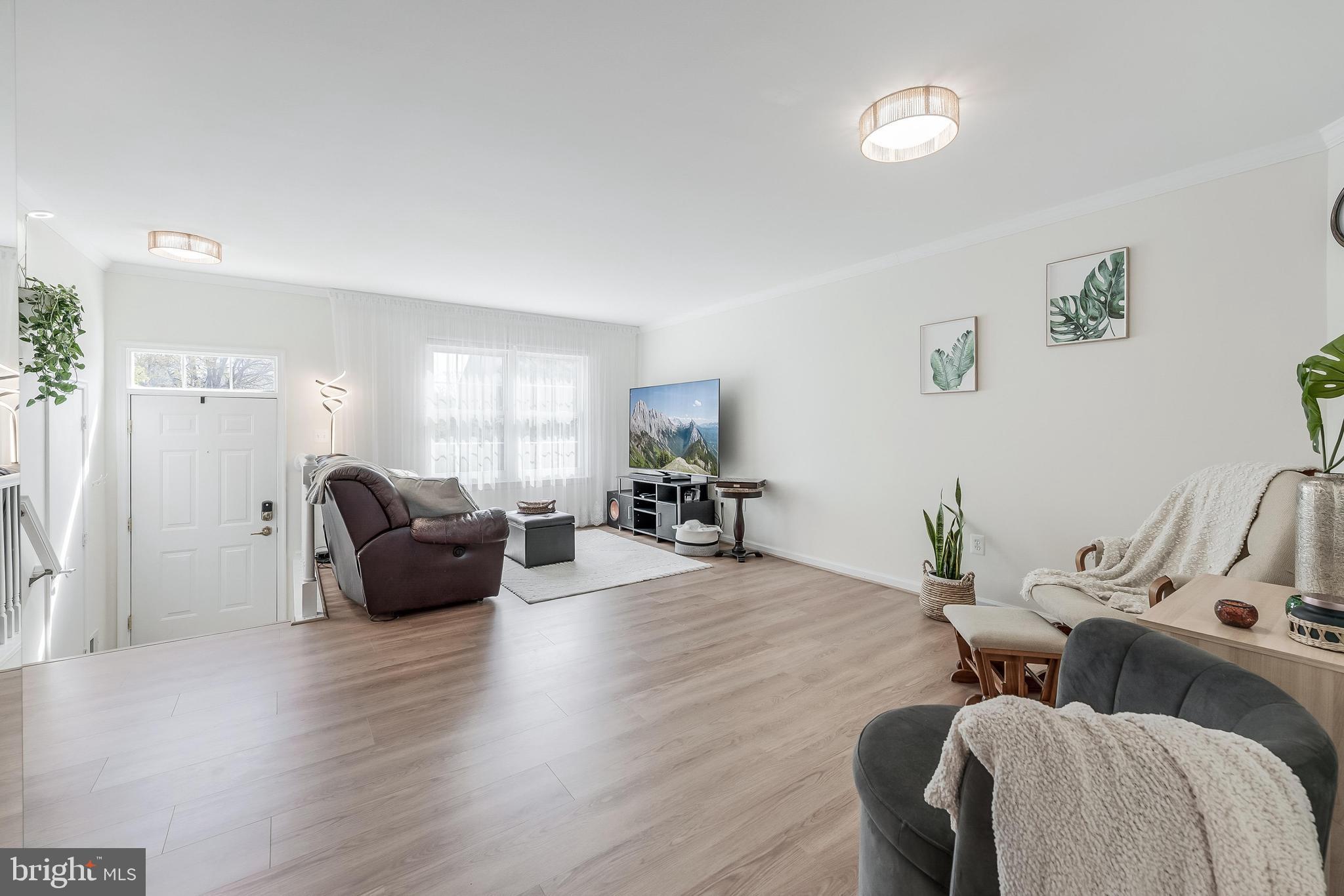 627 WARRENTON TERRACE NE