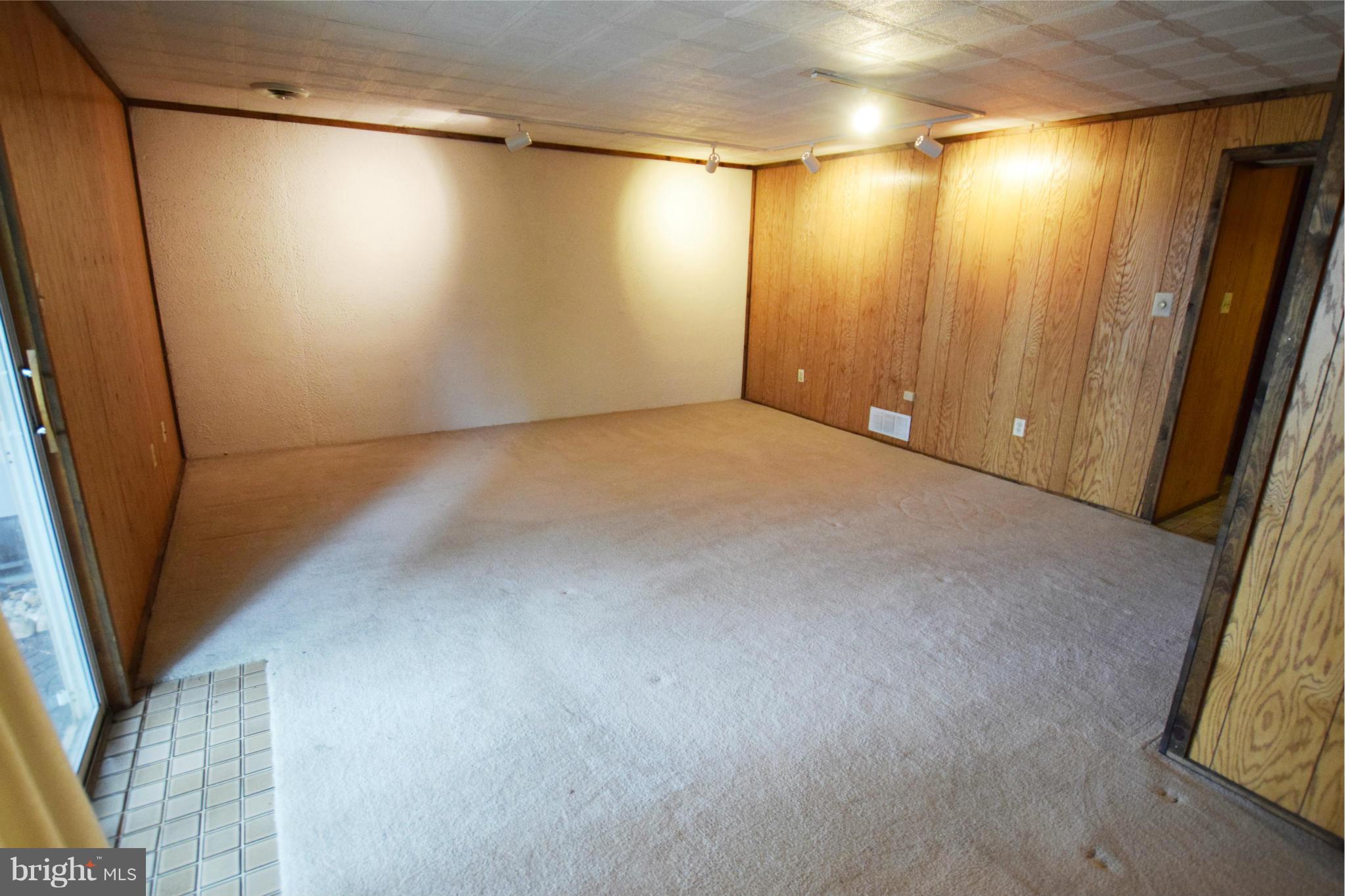 VILLAGE OF HICKORY RIDGE - Residential