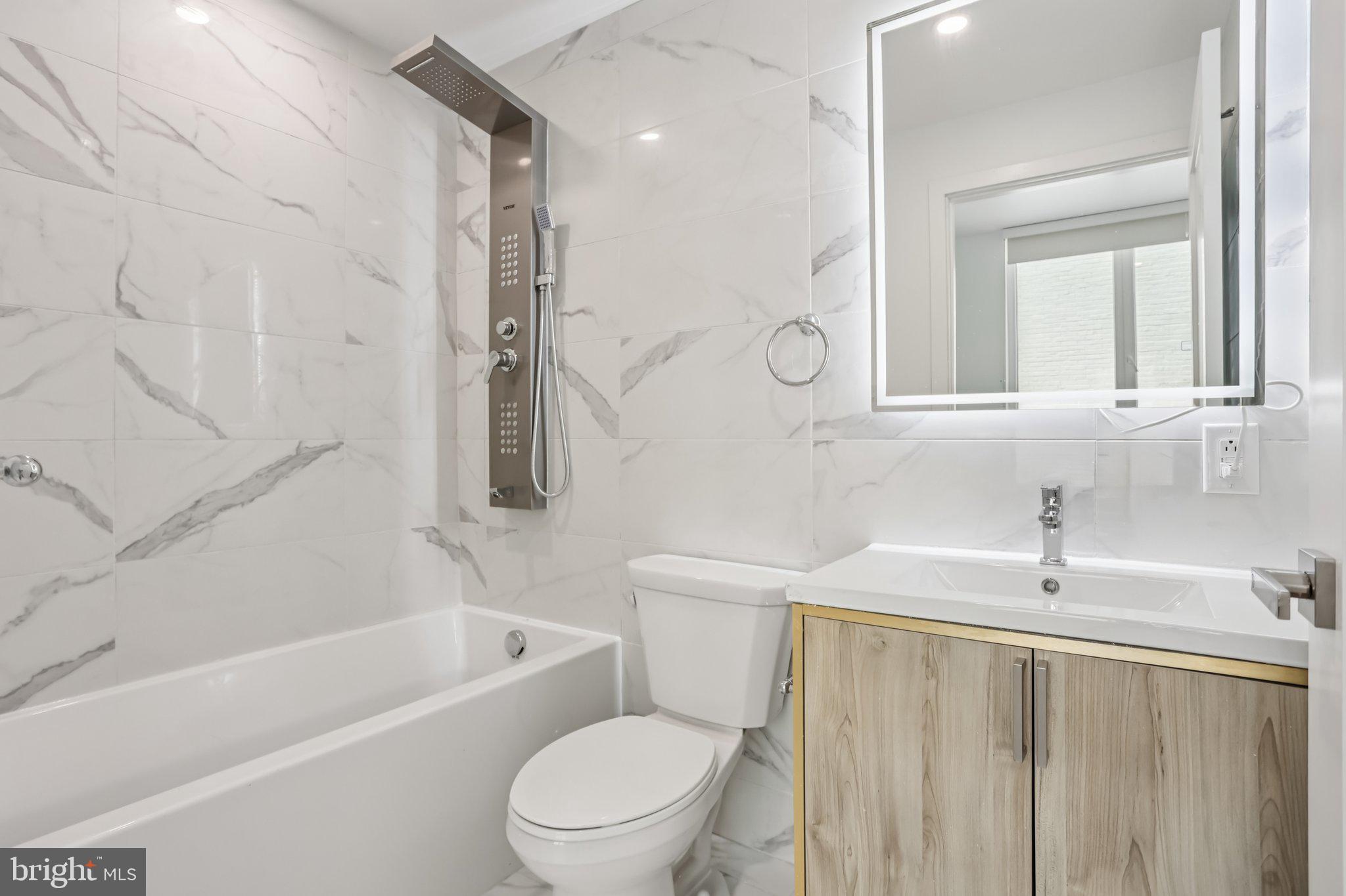 CENTER CITY - Residential Lease