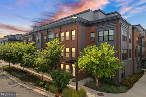 1862 Michael Faraday Drive, Reston, VA MLS: VAFX2276520