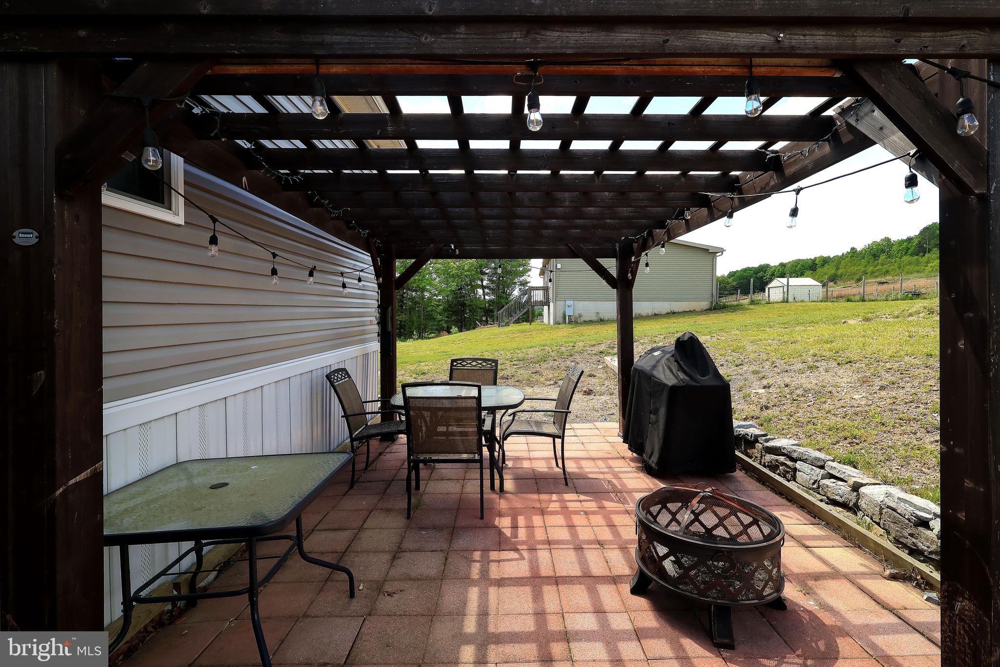 396 FOUNTAIN ROAD