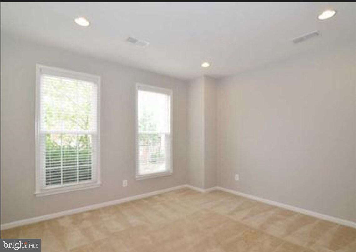 BRAMBLETON OVERLOOK - Residential Lease