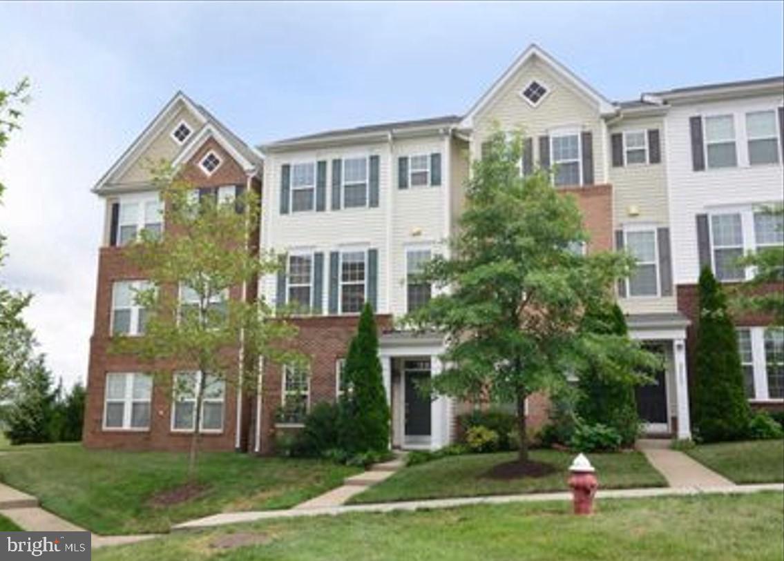 BRAMBLETON OVERLOOK - Residential Lease