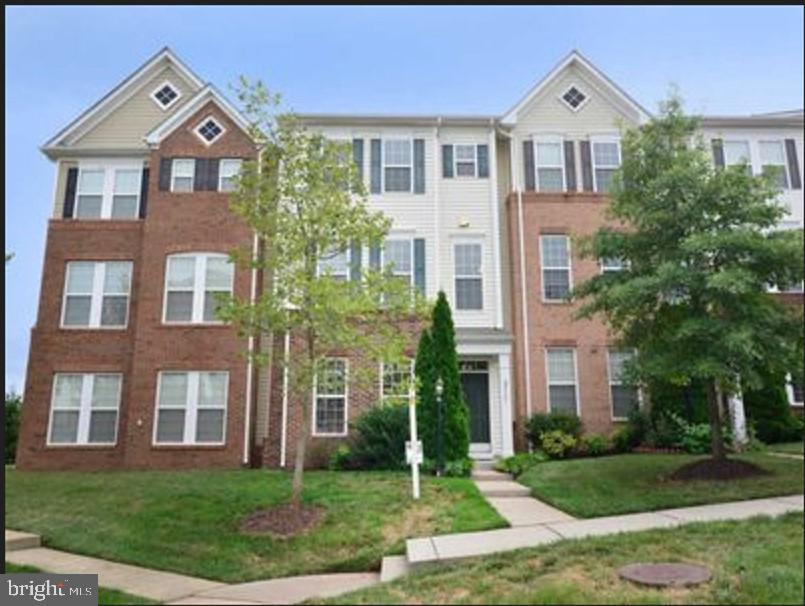 BRAMBLETON OVERLOOK - Residential Lease