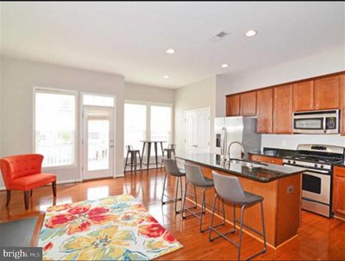 BRAMBLETON OVERLOOK - Residential Lease