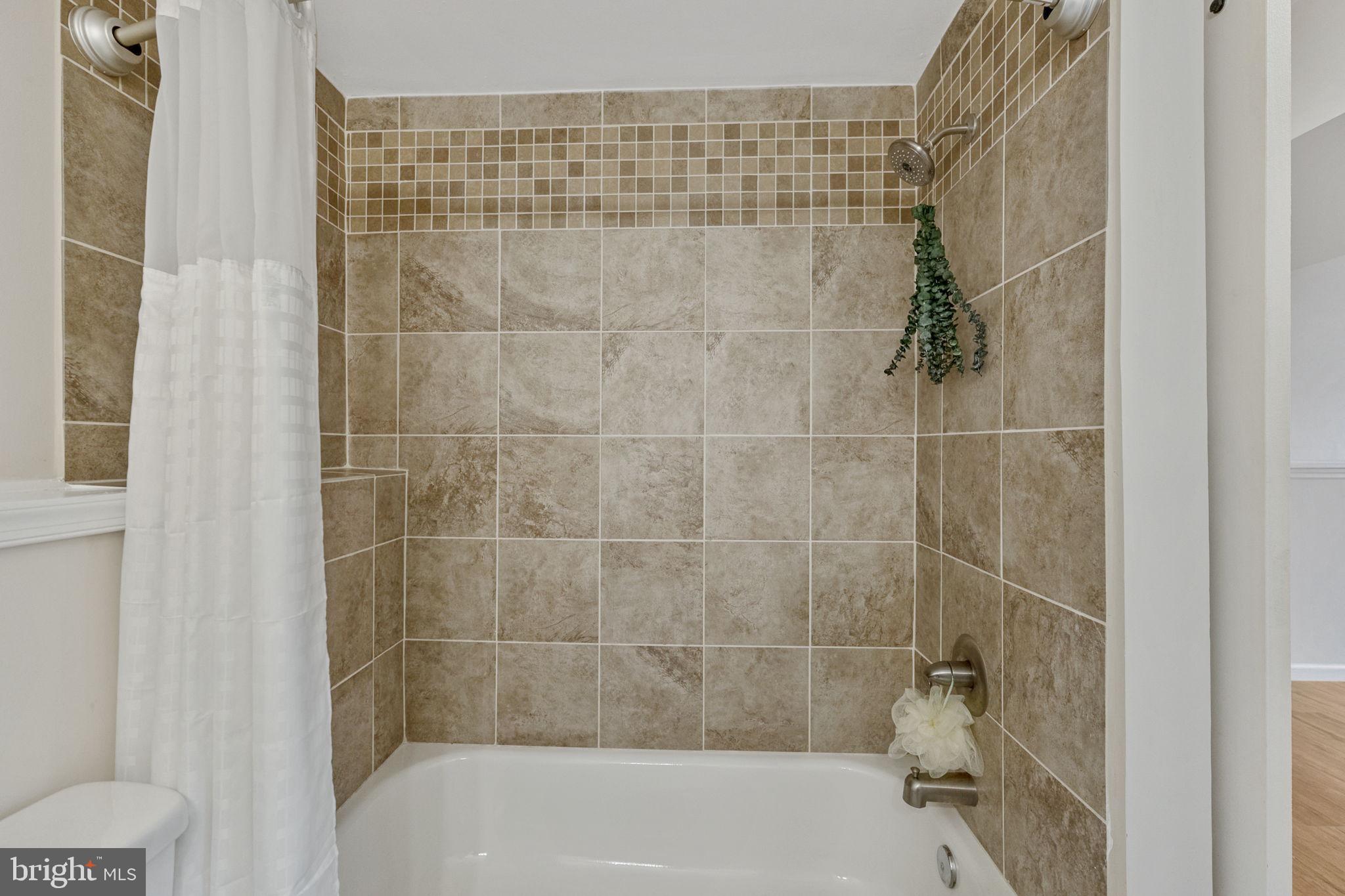 AMBER MEADOWS - Residential