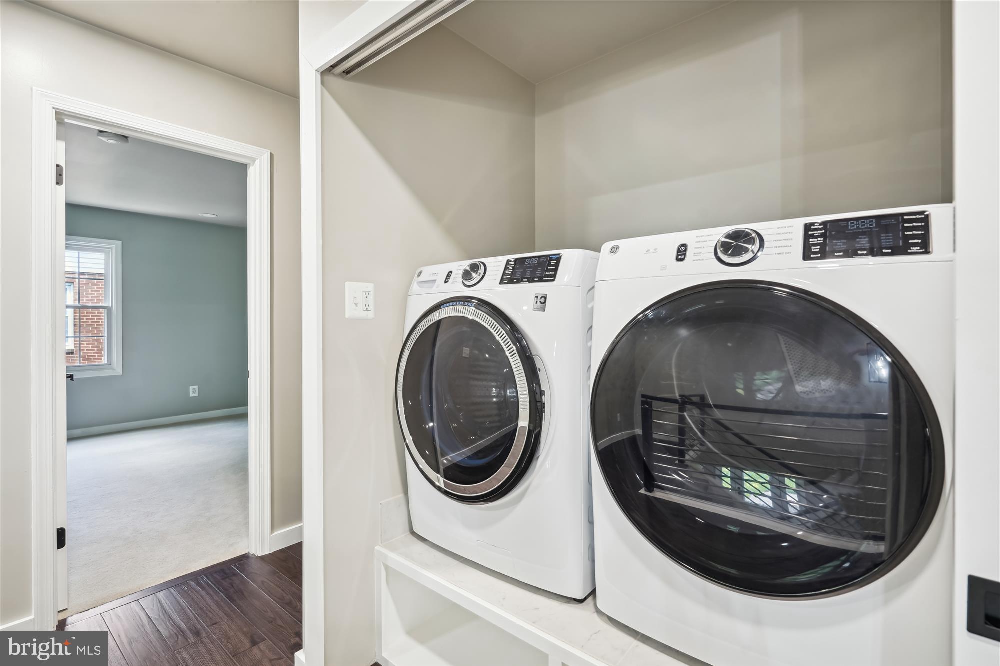 FOX MILL WOODS - Residential Lease