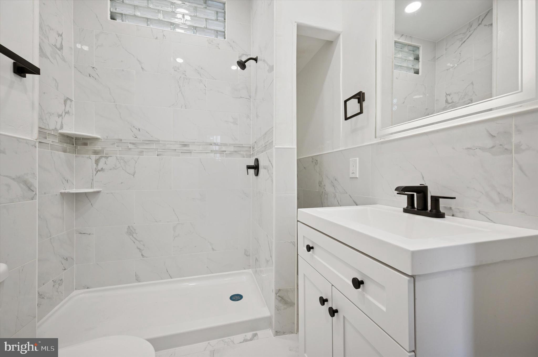 FAIRMOUNT - Residential Lease