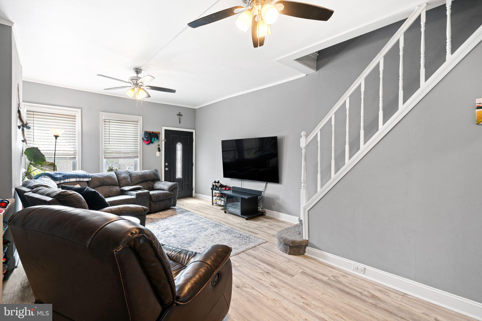 PORT RICHMOND - Residential Lease