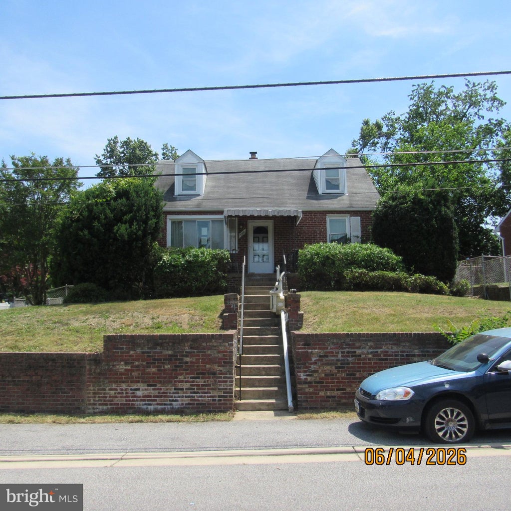 Photo of 2000 Gaylord Drive, SUITLAND, MD 20746 (MLS # MDPG2214900)