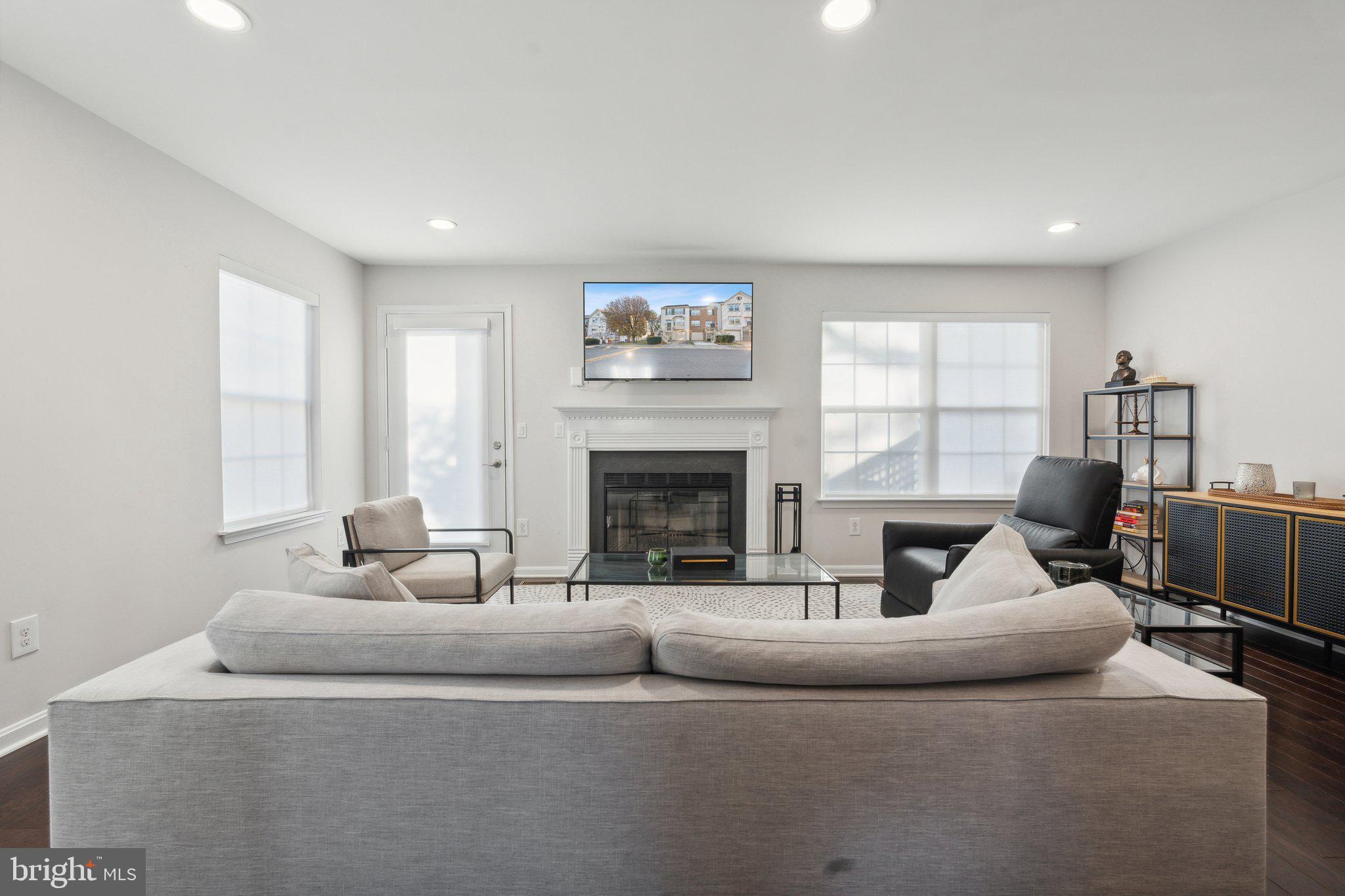 MAIN ST VILLAGE - Residential Lease