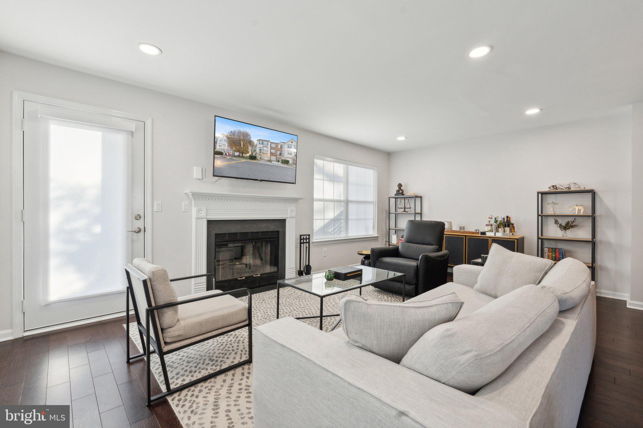 MAIN ST VILLAGE - Residential Lease