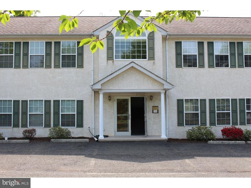 Great office space for a small company looking to get started.  There are two offices available for lease in this building.  Great building with plenty of parking.  Easy access from 422 and Ridge/Germantown Pike.