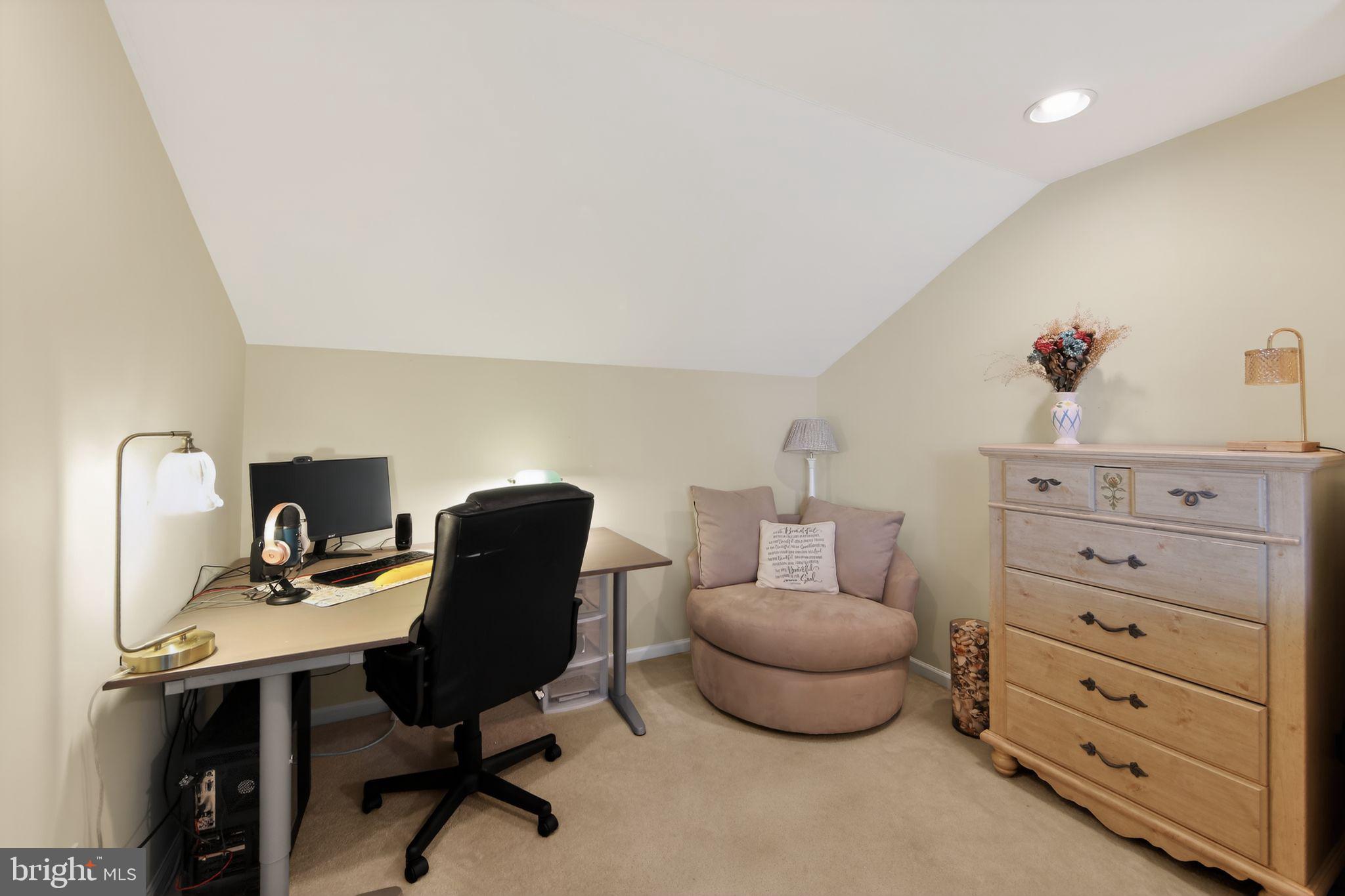 CHARLESTOWN HUNT - Residential