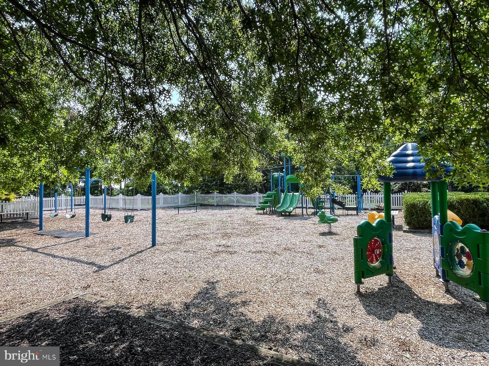 CHARLESTOWN HUNT - Residential