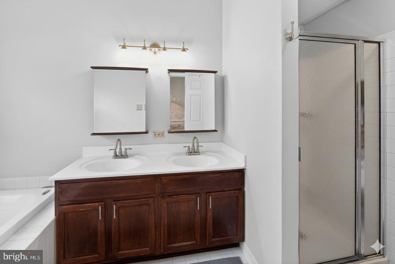 CHARLESTOWN HUNT - Residential