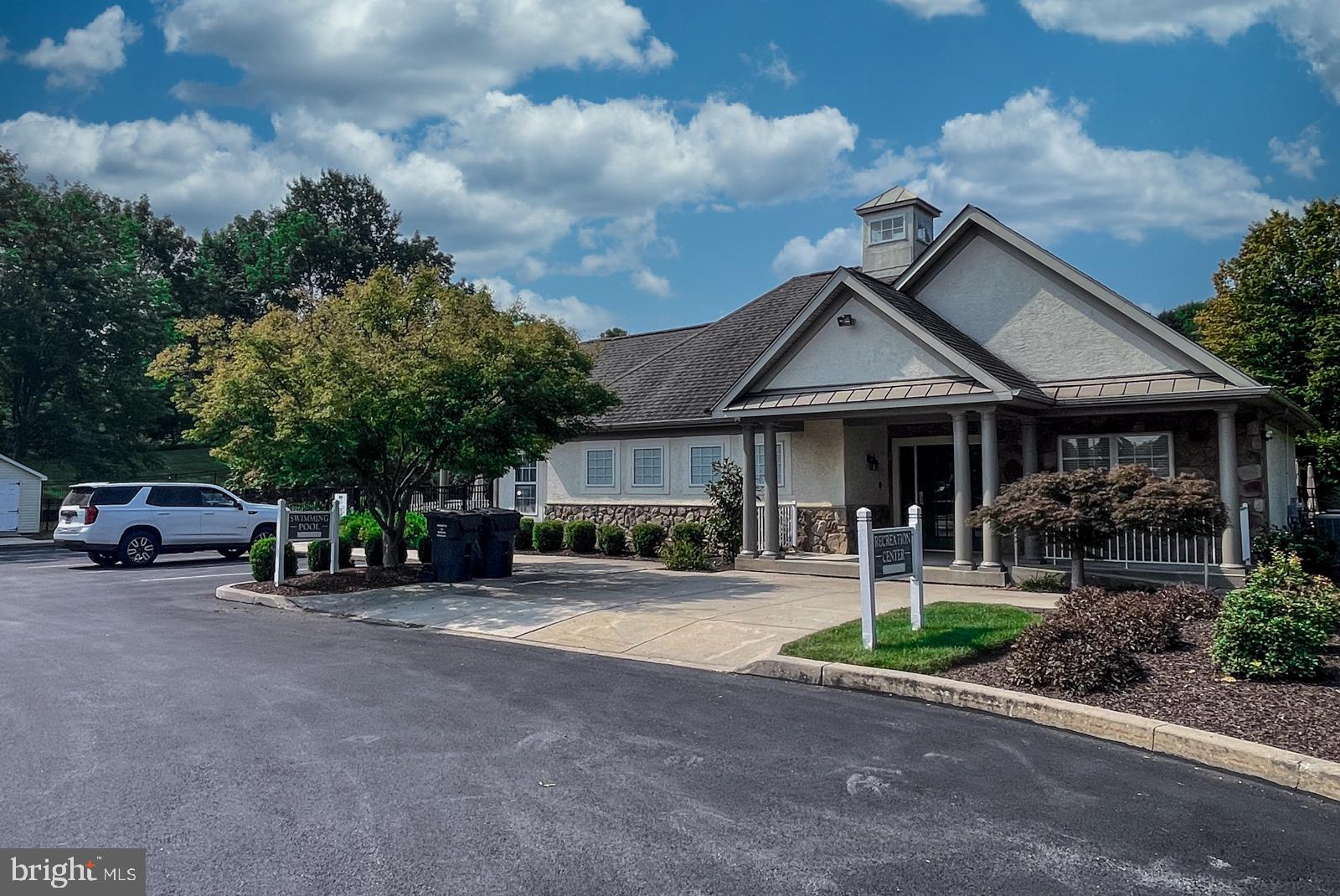 CHARLESTOWN HUNT - Residential