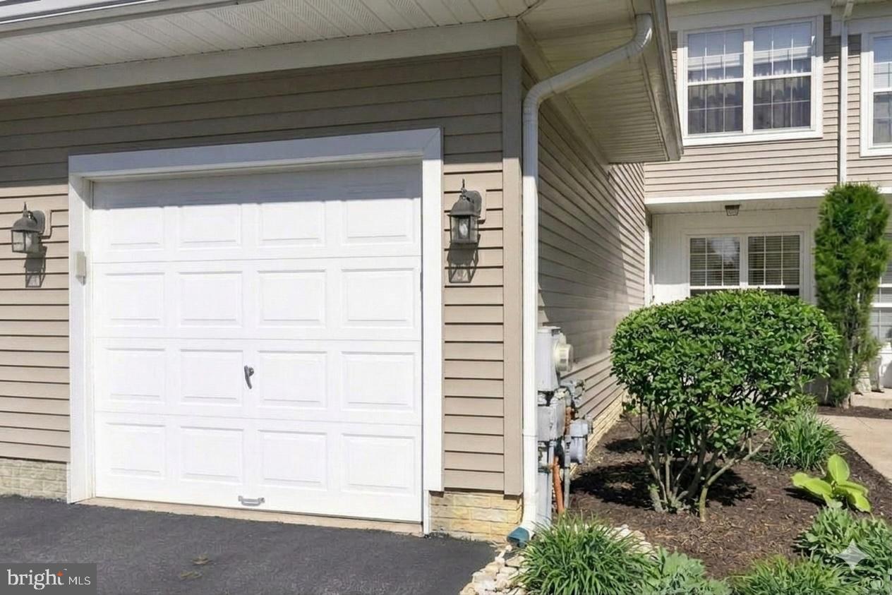 CHARLESTOWN HUNT - Residential