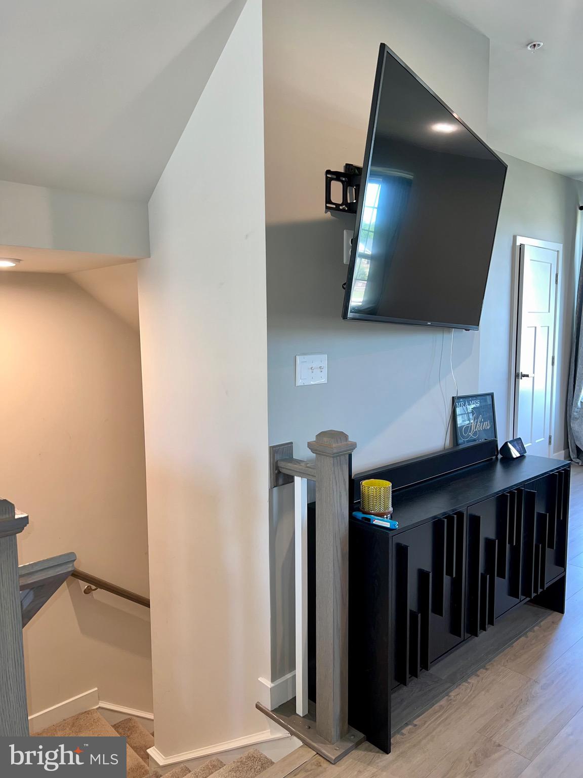 TIMOTHY BRANCH TOWNS - Residential Lease