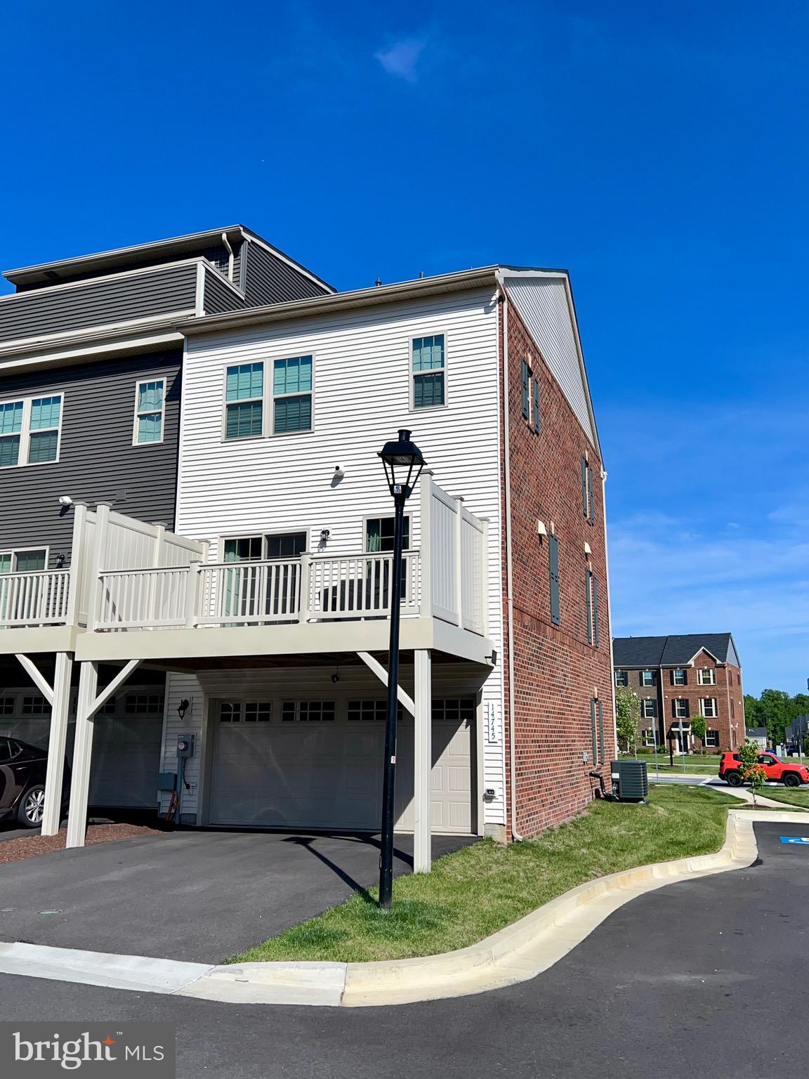 TIMOTHY BRANCH TOWNS - Residential Lease