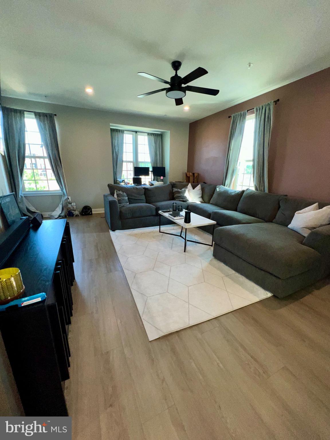 TIMOTHY BRANCH TOWNS - Residential Lease