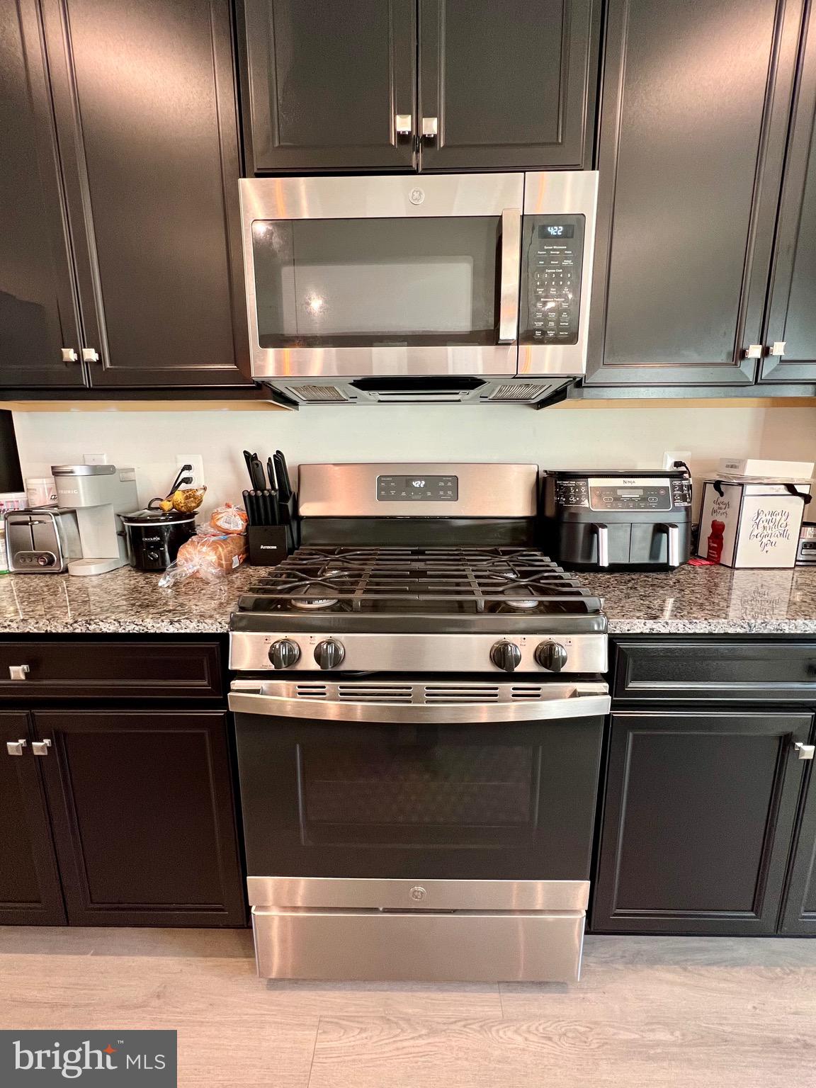 TIMOTHY BRANCH TOWNS - Residential Lease