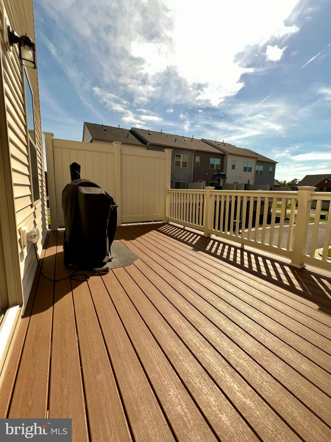 TIMOTHY BRANCH TOWNS - Residential Lease