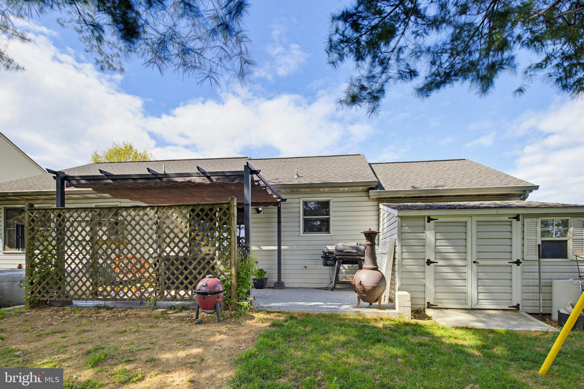 NEW HOLLAND BOROUGH - Residential