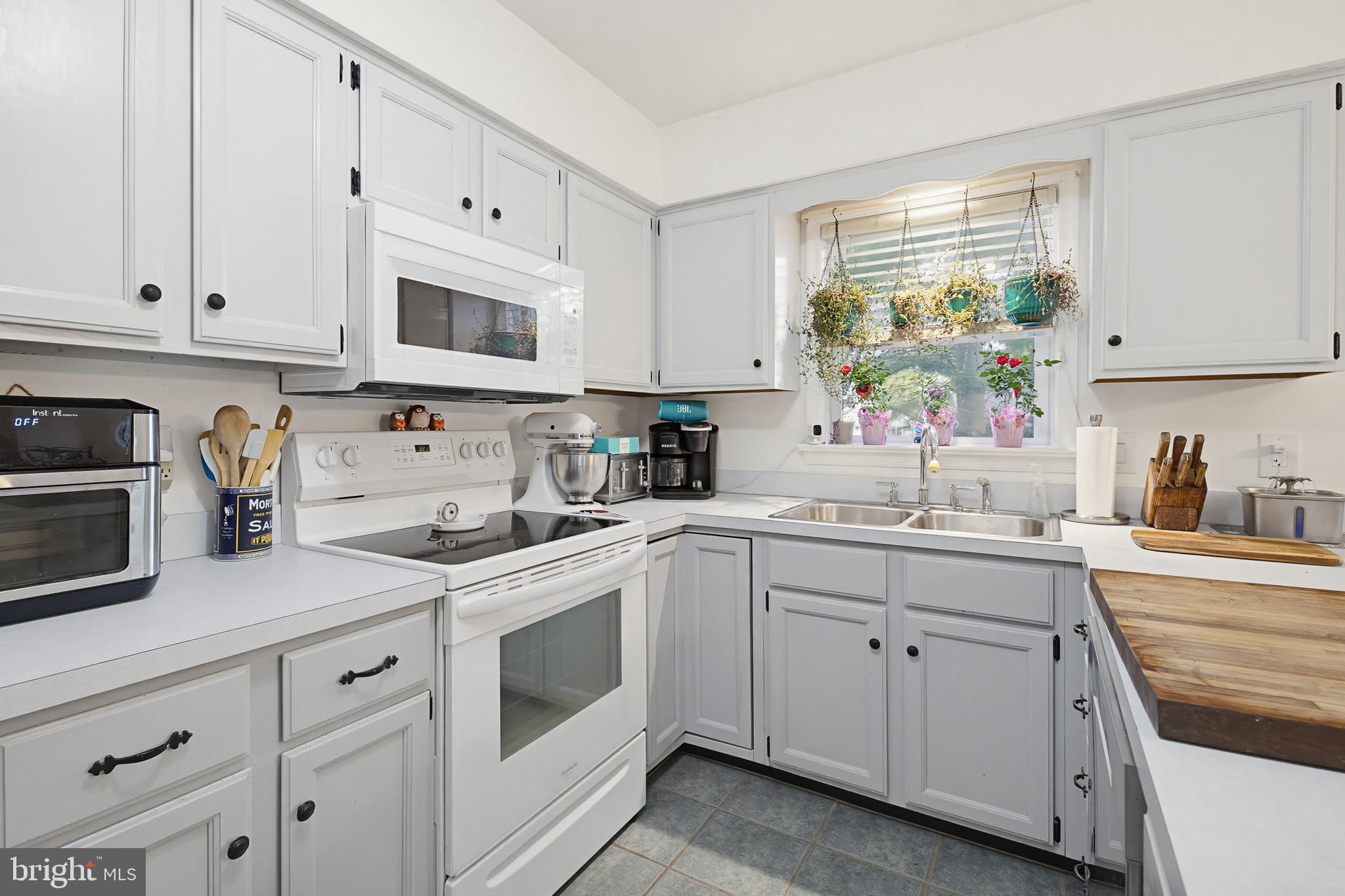 NEW HOLLAND BOROUGH - Residential