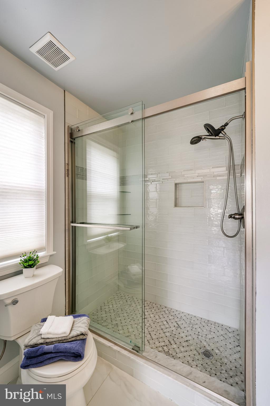 VICTORIA CROSSINGS AT MANCHESTER LAKES - Residential