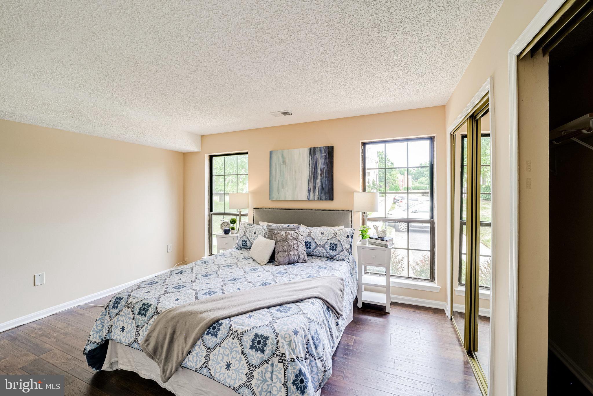 VICTORIA CROSSINGS AT MANCHESTER LAKES - Residential