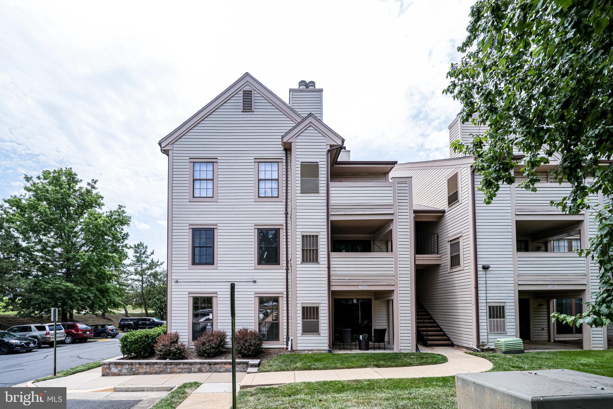 VICTORIA CROSSINGS AT MANCHESTER LAKES - Residential