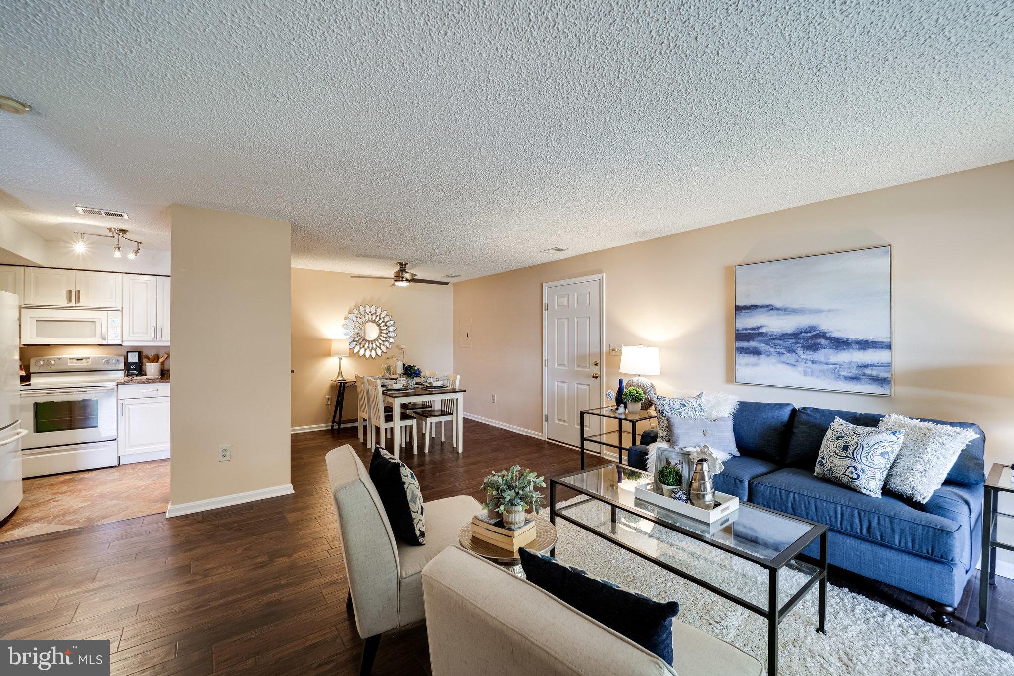 VICTORIA CROSSINGS AT MANCHESTER LAKES - Residential