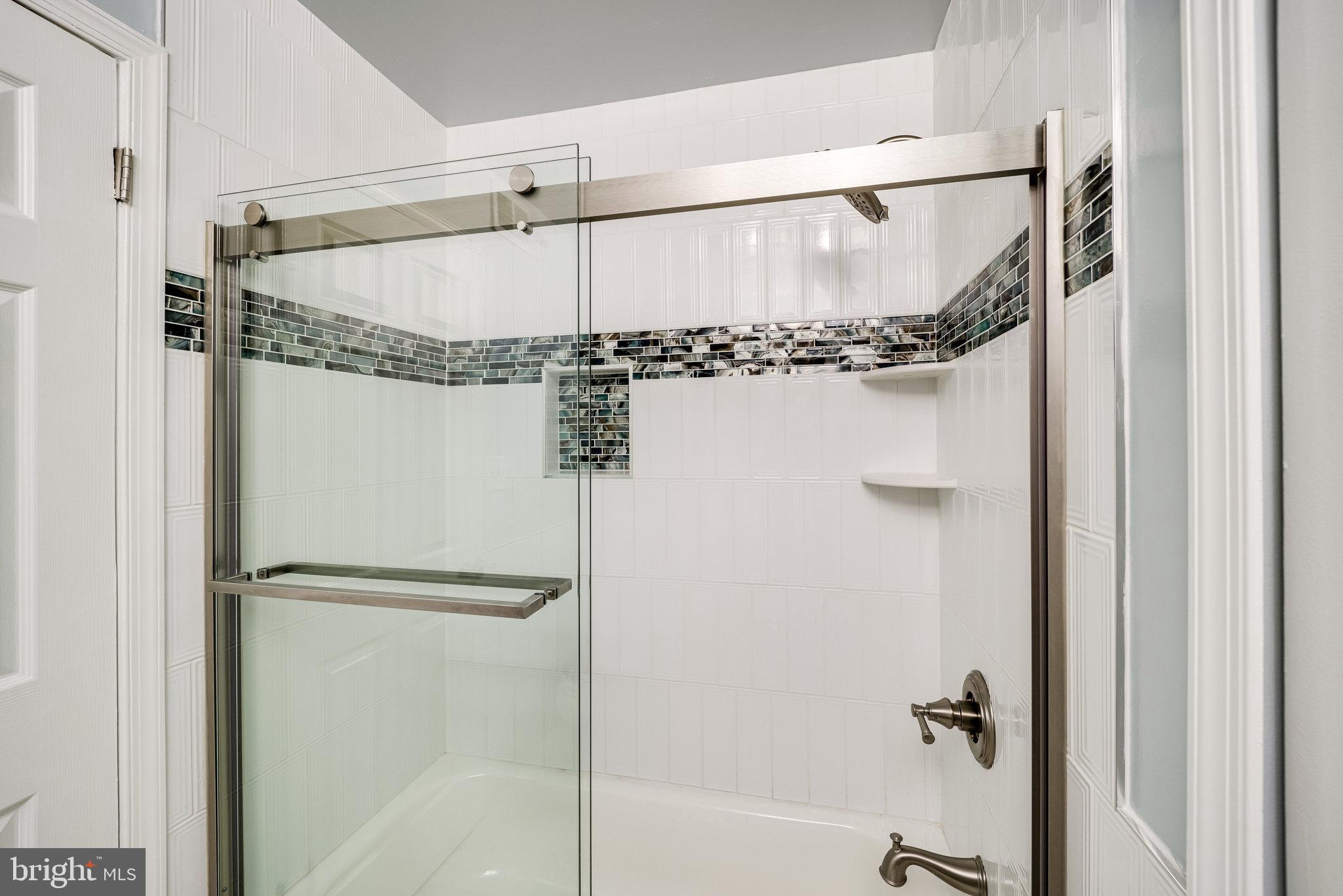 VICTORIA CROSSINGS AT MANCHESTER LAKES - Residential