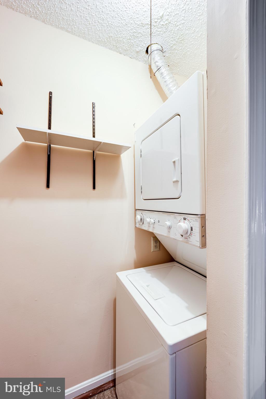 VICTORIA CROSSINGS AT MANCHESTER LAKES - Residential