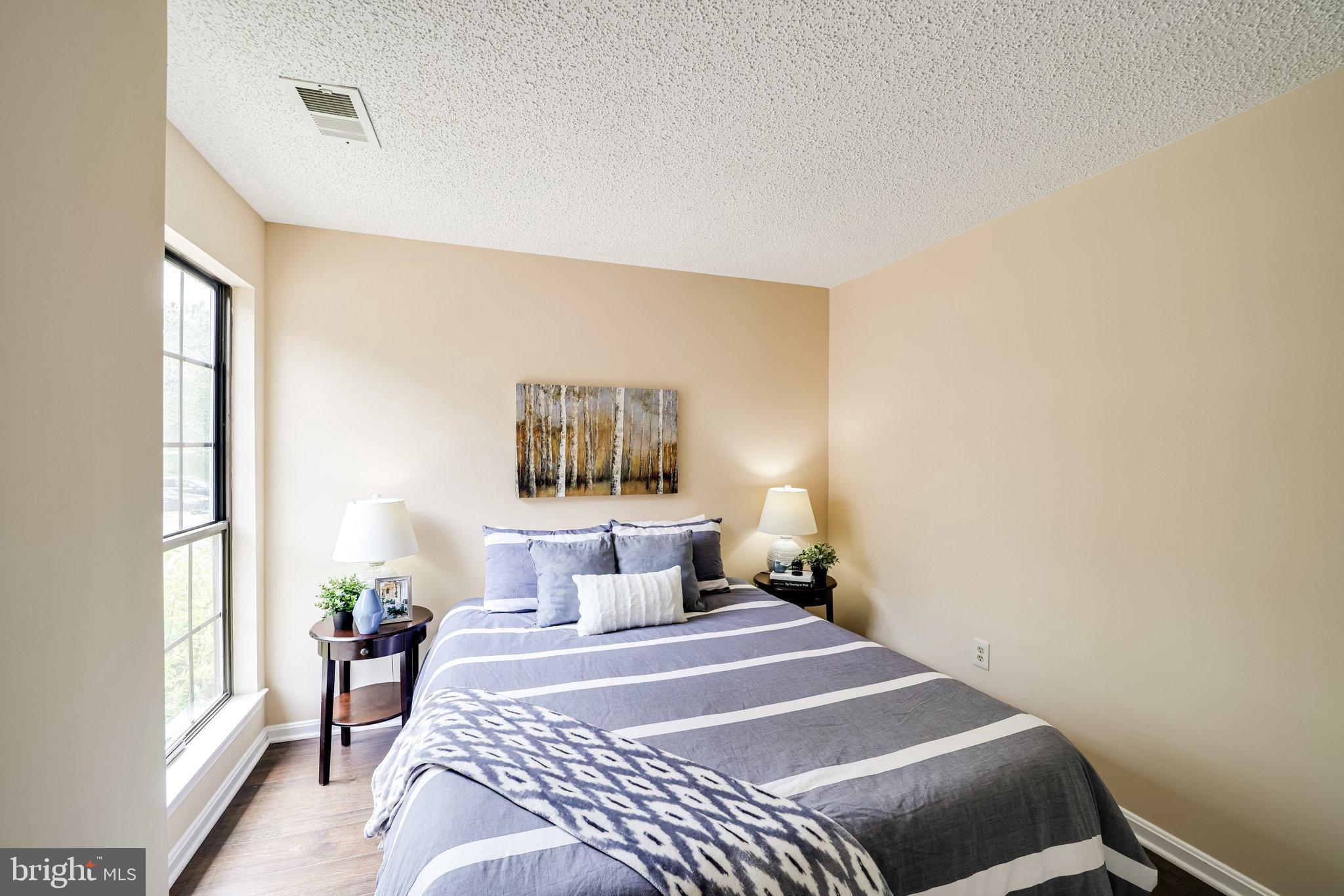 VICTORIA CROSSINGS AT MANCHESTER LAKES - Residential